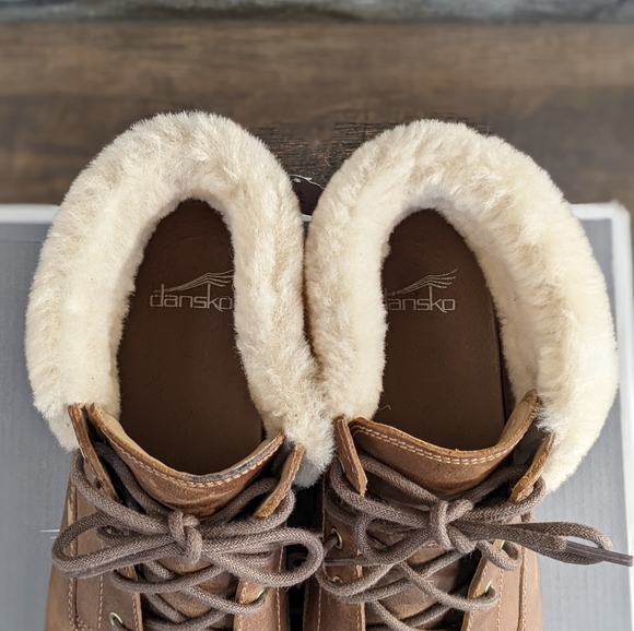 ⚡SOLD⚡Dansko Bailee Oiled Pull Up Brown Leather Lace Up Clog Boot w Shearling - Picture 6 of 11